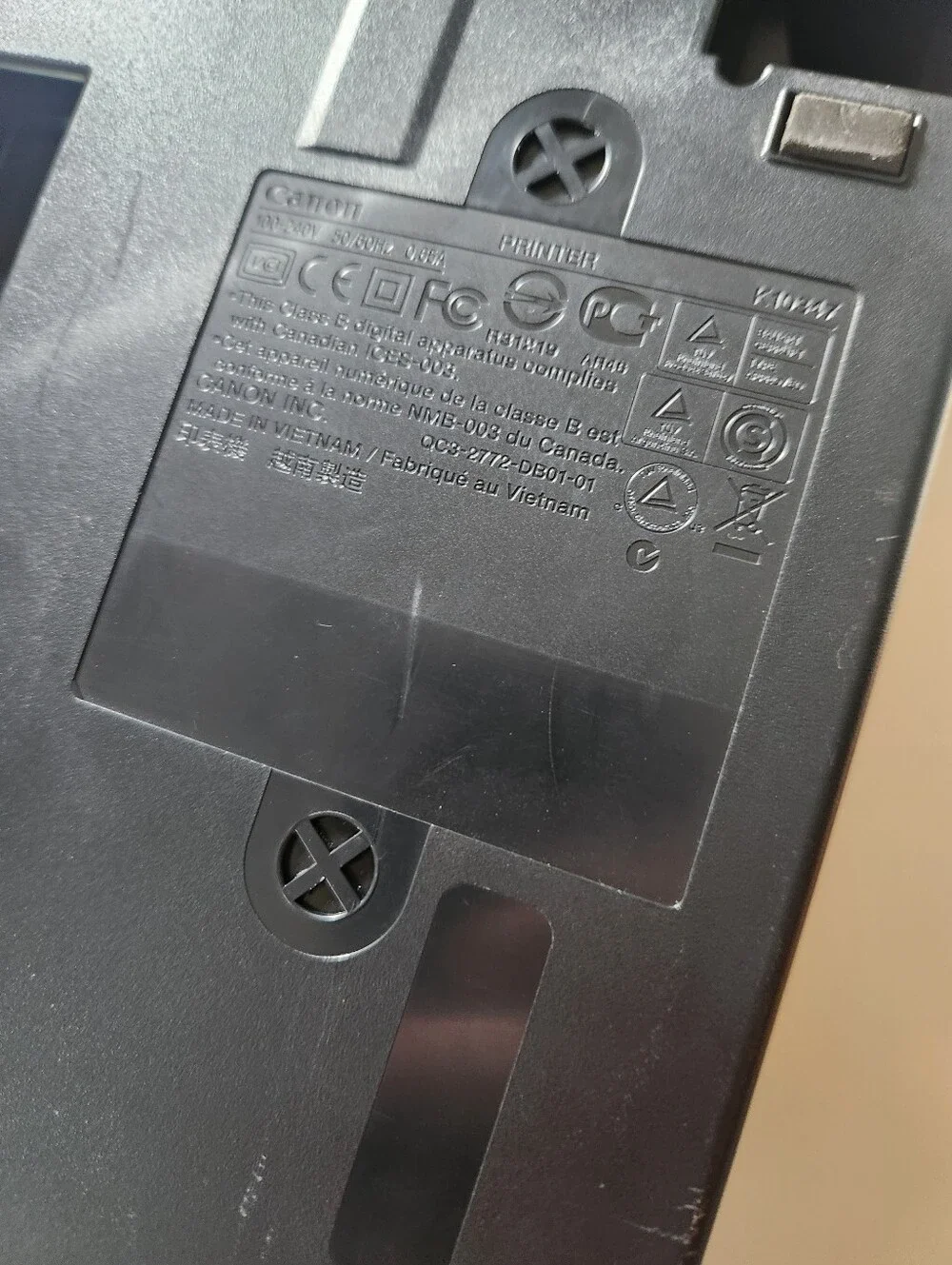 Canon black inkjet printer IP2700 with USB cable
